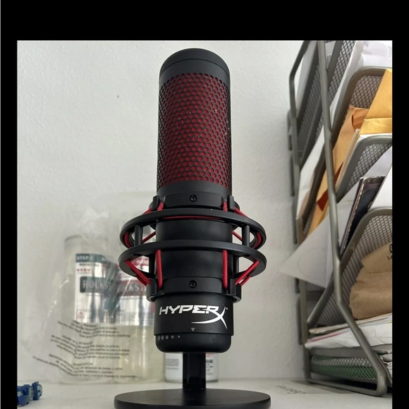 HyperX QuadCast Microphone for Gaming - Picture 2 of 11